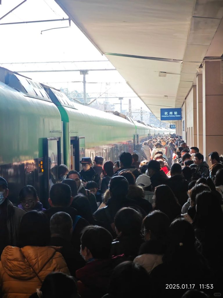 Hangzhou train station platform