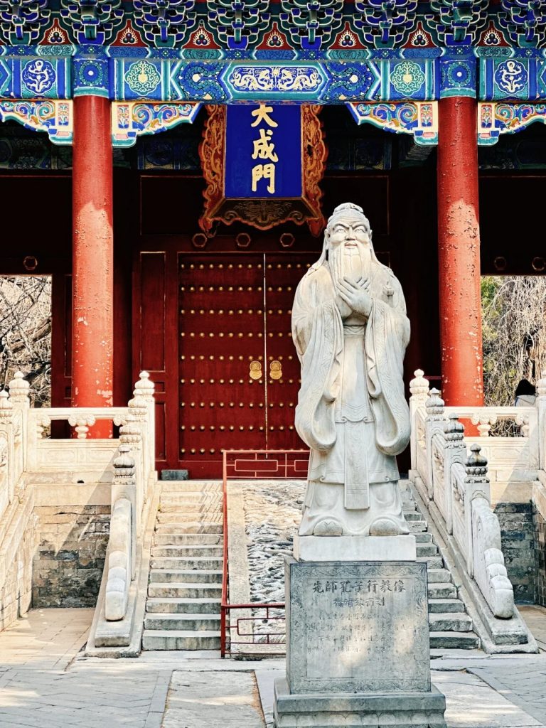 Statue of Confucius